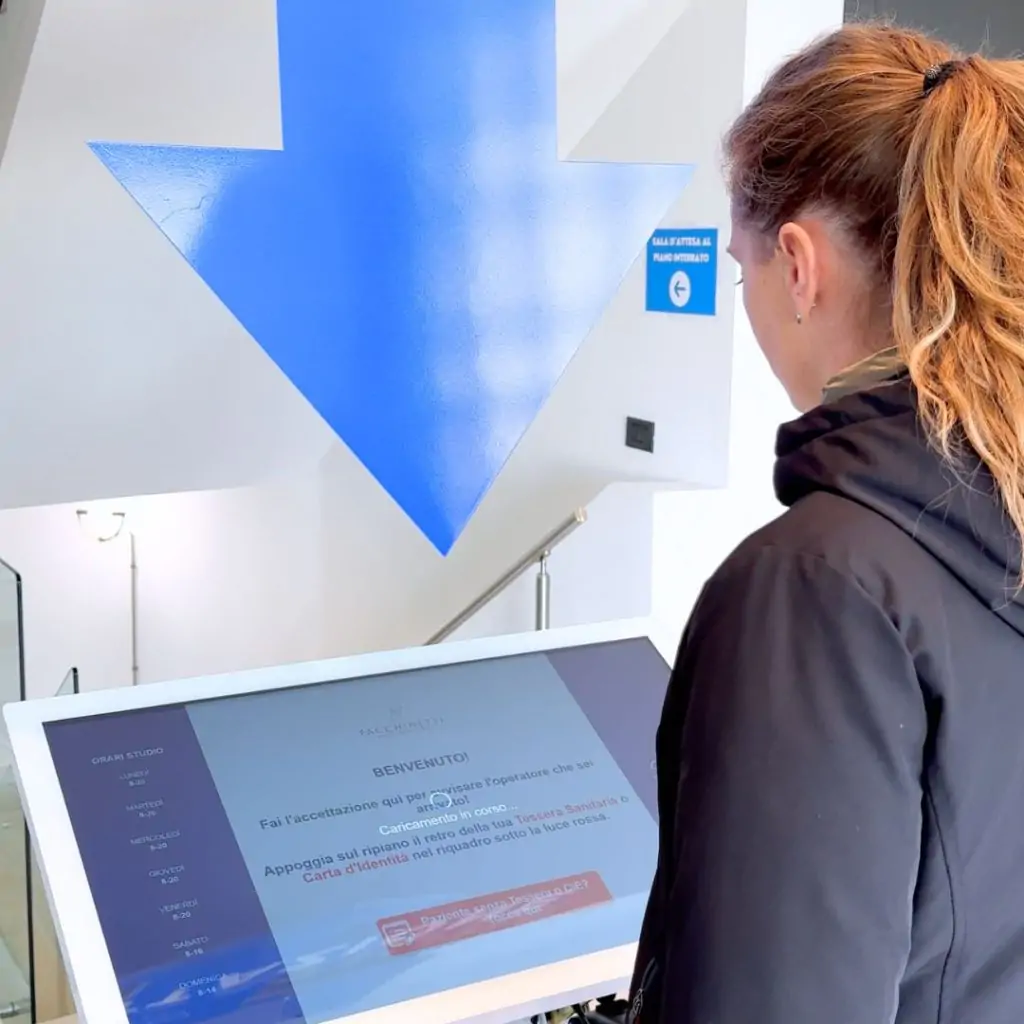 FOTO CI PRENDIAMO CURA DI TE - Dentista a Brescia