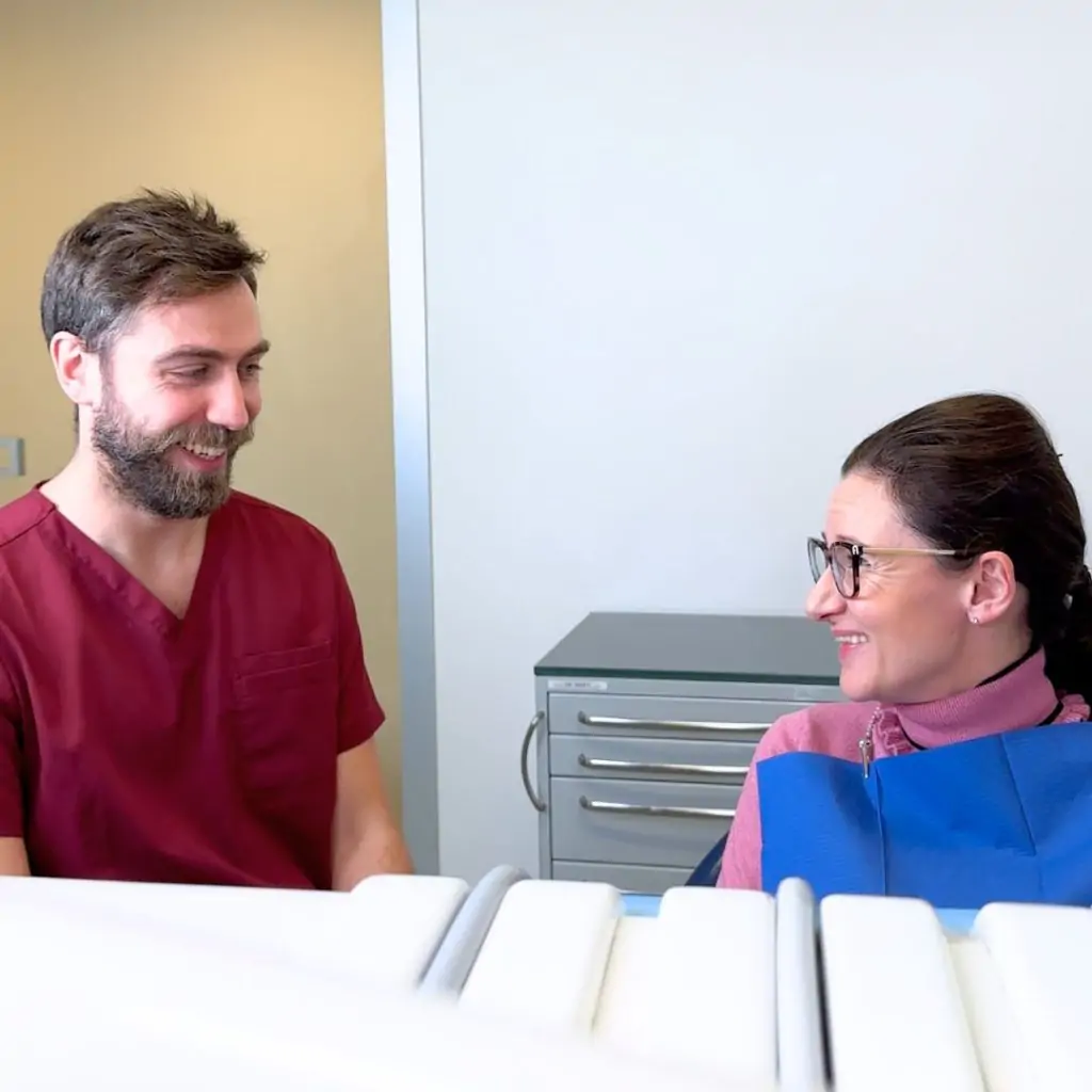 FOTO CI PRENDIAMO CURA DI TE - Dentista a Brescia