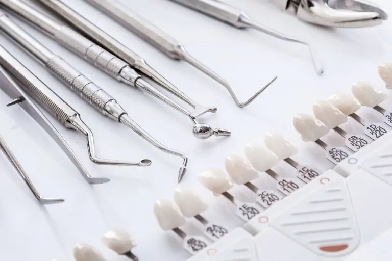 Blog 23 Scala colori dentale e strumenti per la preparazione di faccette dentali