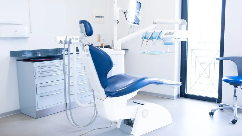 Home 3 Trattamenti odontoiatrici nella sede Facchinetti Dental di Manerbio