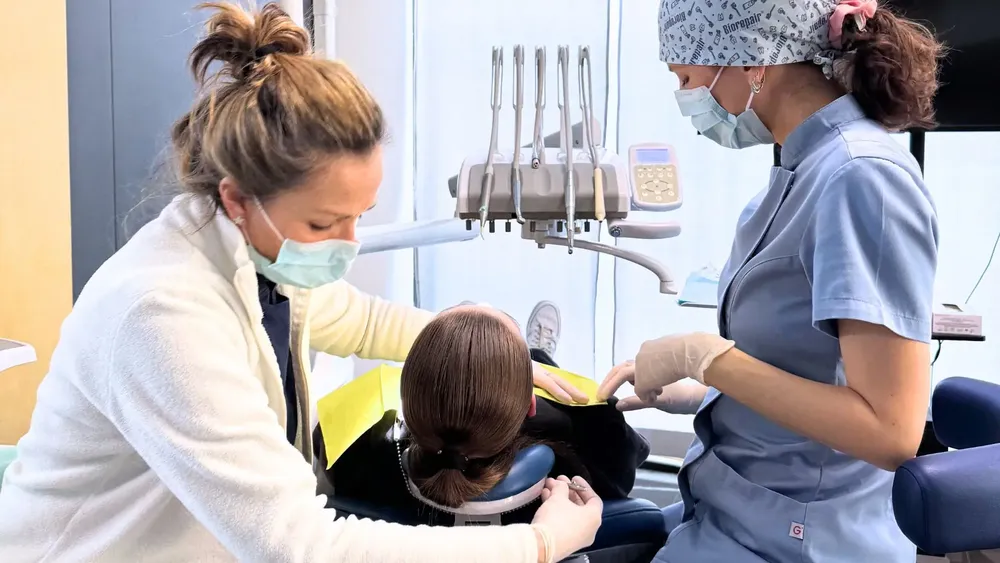 Home 4 Trattamento di ortodonzia in una sala clinica di Facchinetti Dental