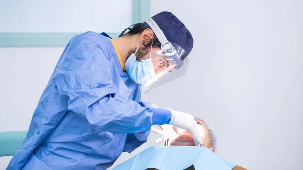 Trattamento di implantologia dentale nel centro Facchinetti Dental