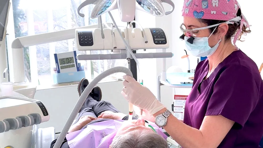 Trattamento professionale di sbiancamento dentale