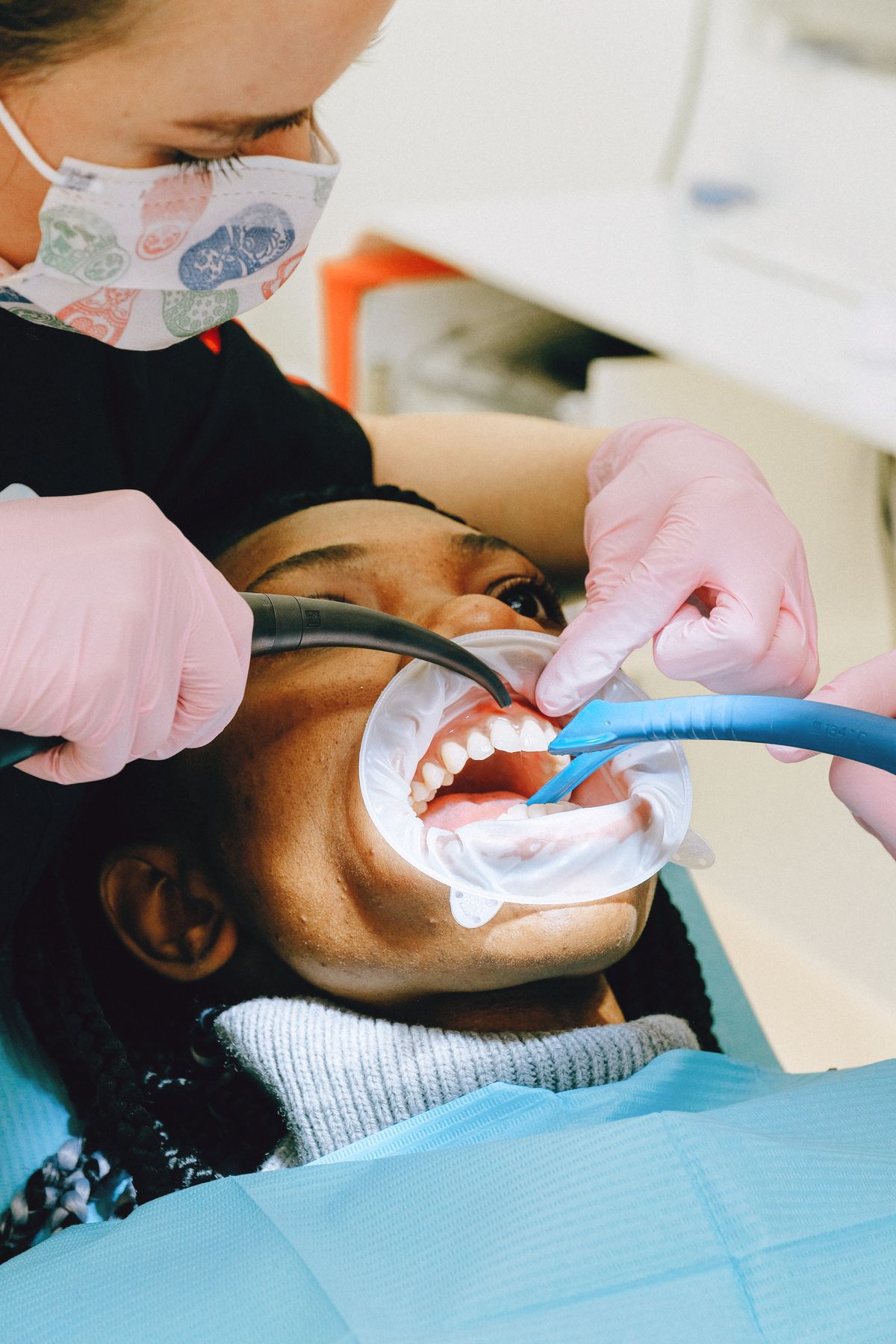 Igiene Dentale a Manerbio: Pulizia dei Denti Professionale 1 Igiene dentale professionale eseguita in studio